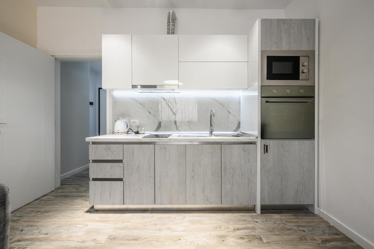 Miku Apartment-City Walk 1Bd Stylish Apartment Тирана Экстерьер фото
