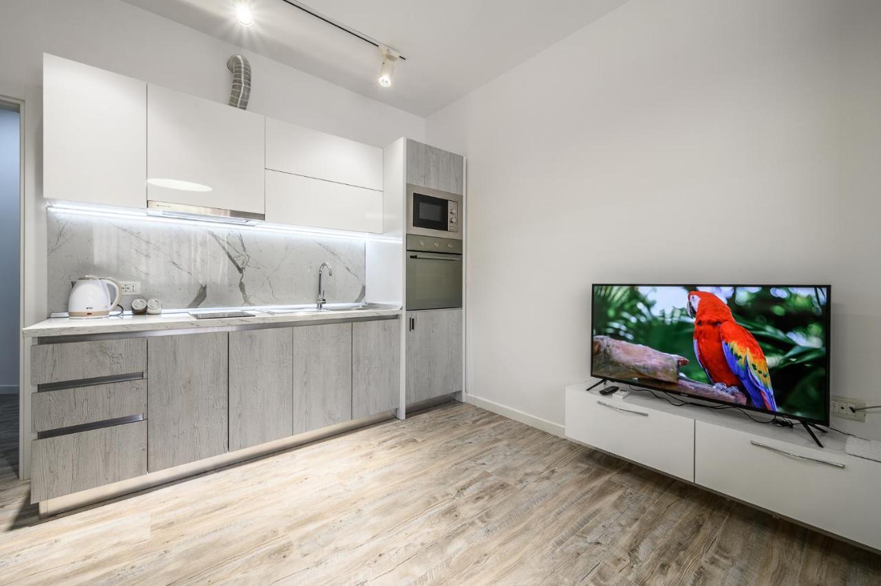 Miku Apartment-City Walk 1Bd Stylish Apartment Тирана Экстерьер фото