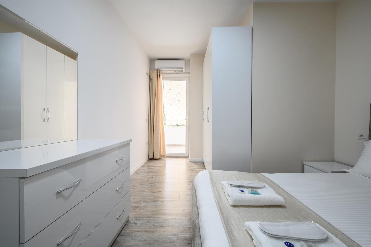 Miku Apartment-City Walk 1Bd Stylish Apartment Тирана Экстерьер фото