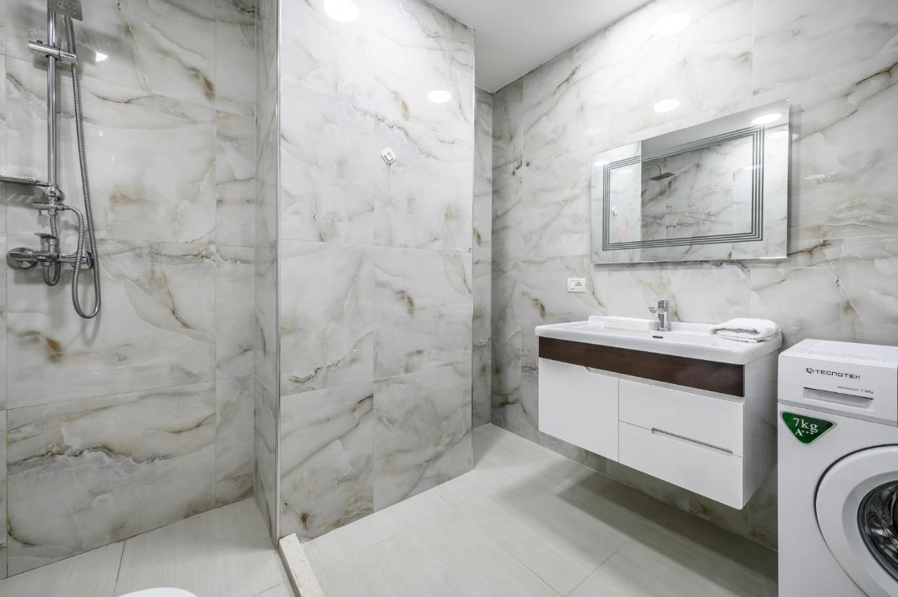 Miku Apartment-City Walk 1Bd Stylish Apartment Тирана Экстерьер фото